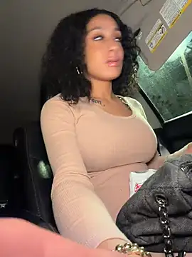 Webcam Model (FerrariFrench)  is live.Free join now!