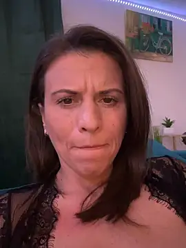 scarlettnoirr - ScarlettNoirr's free webcam - UK Sex Cams