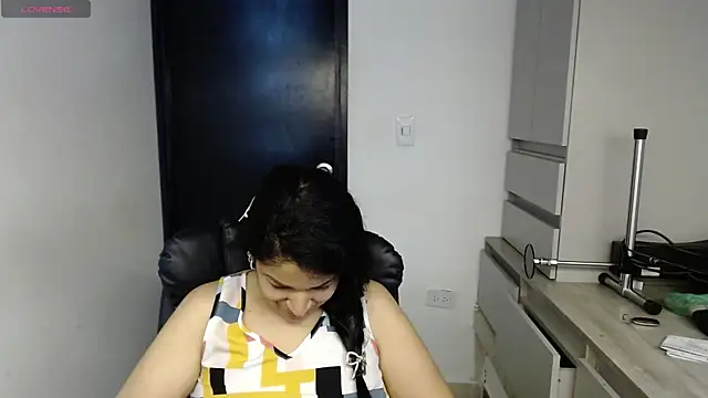 scarlettrose_os - ScarlettRose_os's free webcam - UK Sex Cams