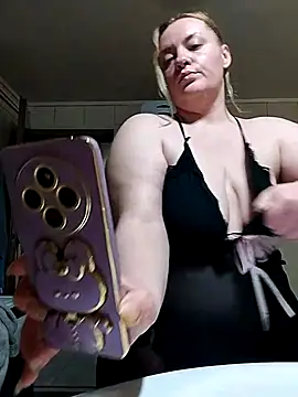 hotstepmommy4 (F milf) - Make mommy pussy wet🫣 Spoil me guys💖💋