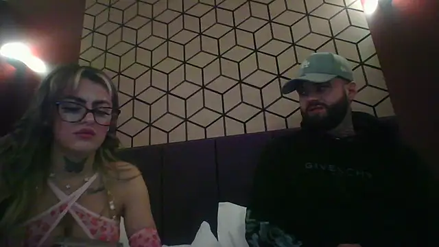 thefoxycouple69 - TheFoxyCouple69's free webcam - UK Sex Cams