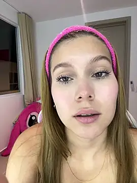 nikii__ - Nikii__'s free webcam - UK Sex Cams