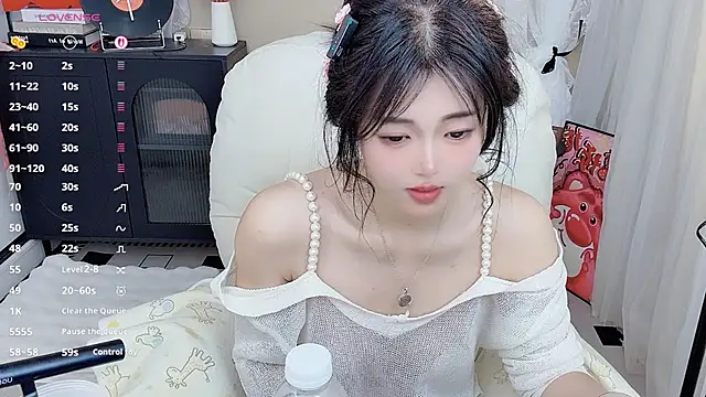 ceekie (F young) - 无内M腿小粉控制3分钟