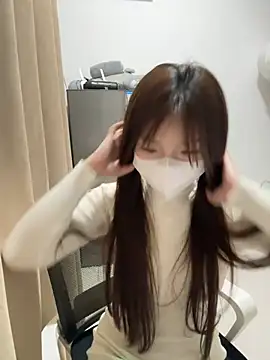 _xiaoxinxin_ (F young) - 你的痛苦我都心疼想为你解决