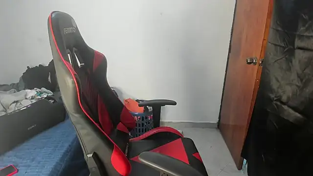 JuanchiT66 live sex cam