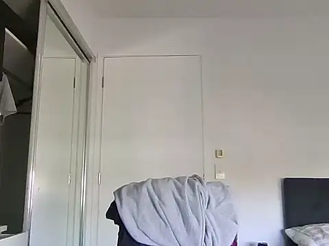 sweetiepuppy421 (M young) - follow me support