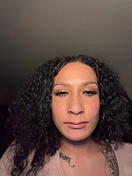 Webcam Model (FerrariFrench)  is live.Free join now!