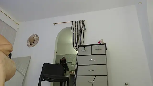 sharlot_curvy - Sharlot_curvy's free webcam