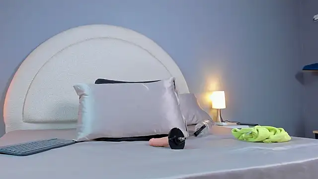 emilytowzen live sex cam