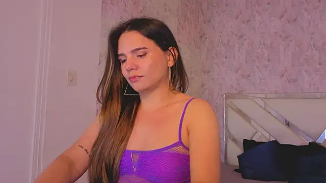 april_summer_ live sex cam