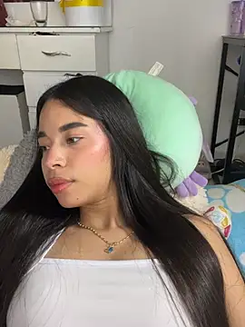 Webcam Model (Milleradhara24) is live