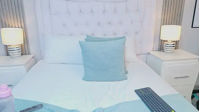 bellafoox - BellaFoox's free webcam - UK Sex Cams