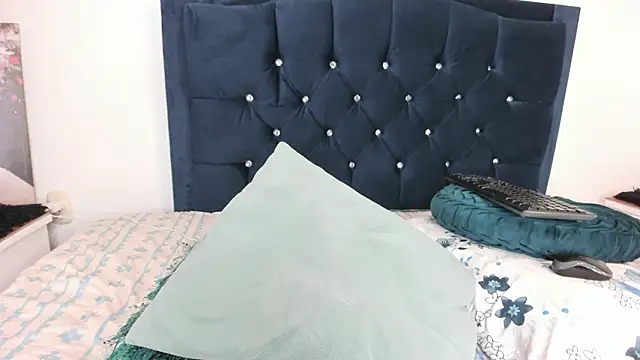 Inaya_Khalifa webcam stripchat model stream image