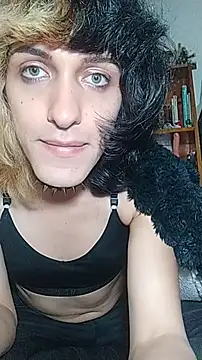 MakiMorningstar webcam