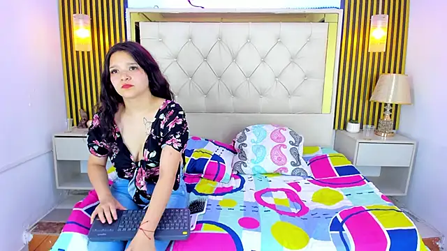 BabyGirlsLatin webcam