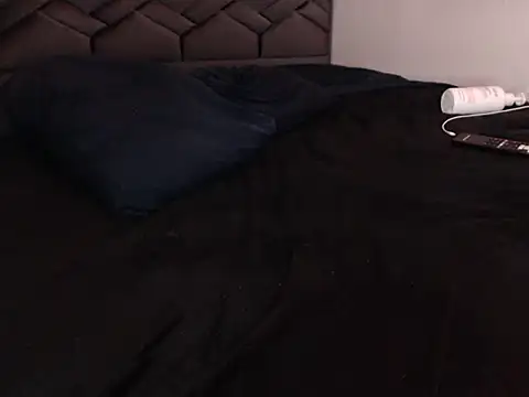 danypalmer (M young) - Show cum in the belly