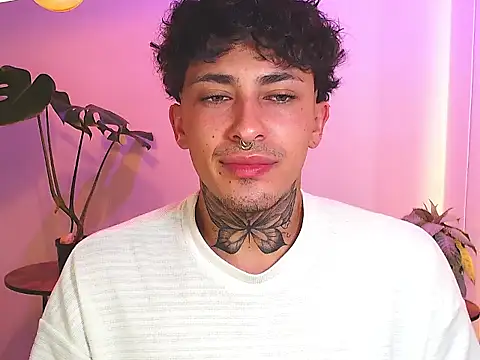 stevennavarro - Stevennavarro's free webcam - UK Sex Cams