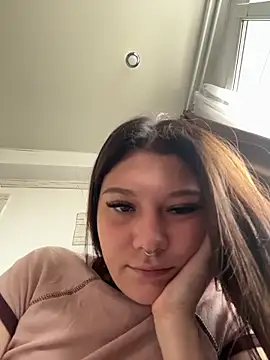 fionamurr (F teen) - play with the clitoris