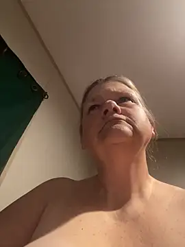 roxie6989 (F mature) - 300