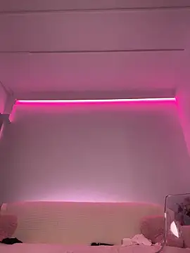 scarletflameee (F teen) - Make me be yours for 5 minutes control