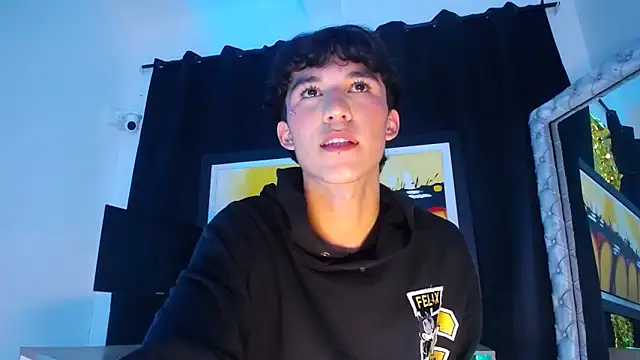 jullian_ricci - Jullian_ricci's free webcam - UK Sex Cams