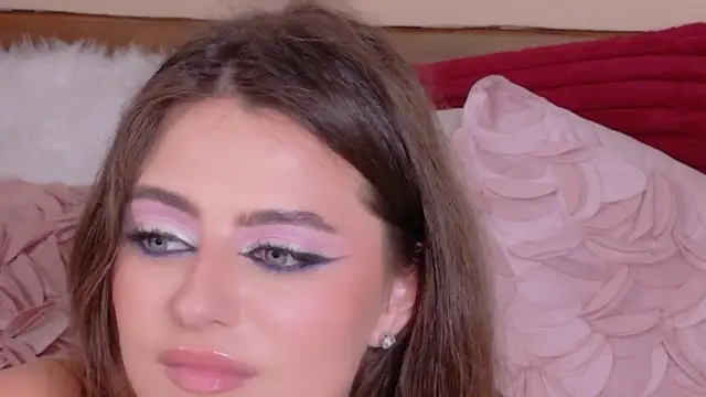 sienna_voss (F young) - strip with fully