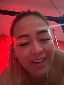 danielavegax (G young) - Juan applies oil on my tits