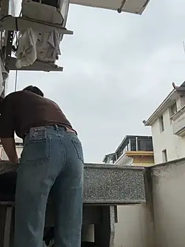 daaqnn (F milf) - 进直播间达到100币就私送胸部照片。达到三百就送阴部照，达到600就送喷水视频