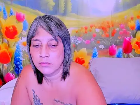 indianroxy (F milf) - wateva makes u happy