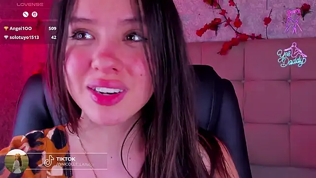 kitty_rose_cs (Ask my age) - 🍒Playing with my sensitive nipples🍒