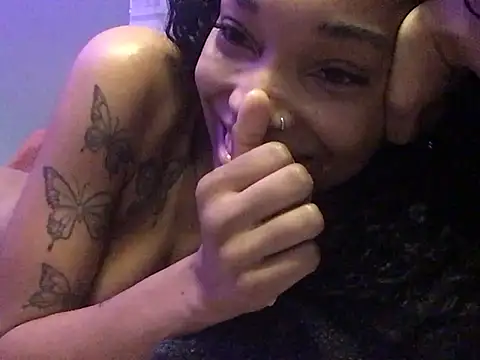 lunabl00m (F young) - Everything stays off 🍑💕