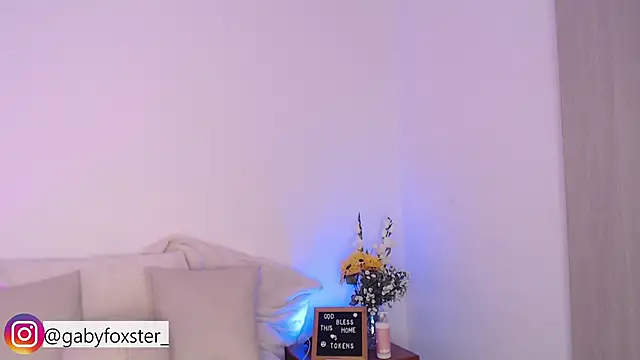 gabyfoxster - Gabyfoxster's free webcam - UK Sex Cams