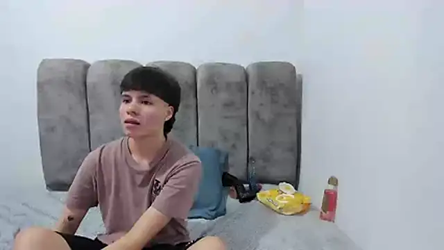 bruno_cruzz - Bruno_Cruzz's free webcam