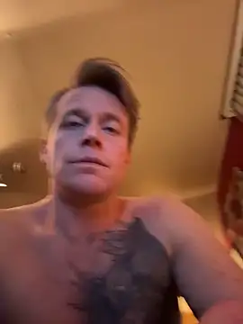 DILFiGuess1 live sex cam