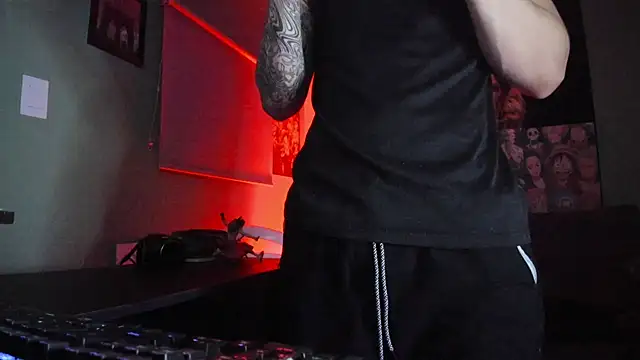 Dominatofstupid webcam