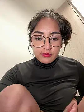 Rae_Lil_White webcam