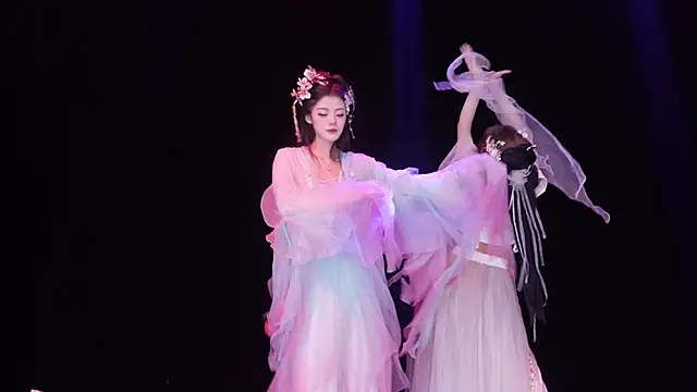 美女RV-525-在线直播