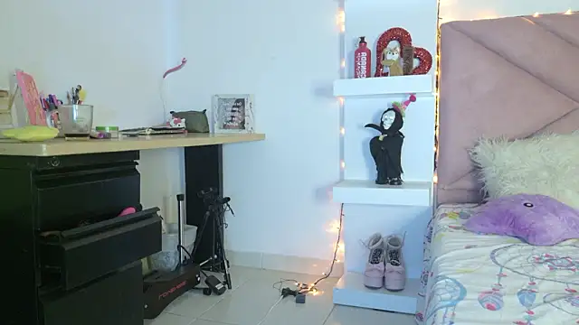 eva_sin18 live sex cam