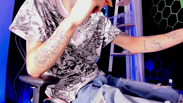 max_hader_ (M young) - my warm milk 🥵💪🍆