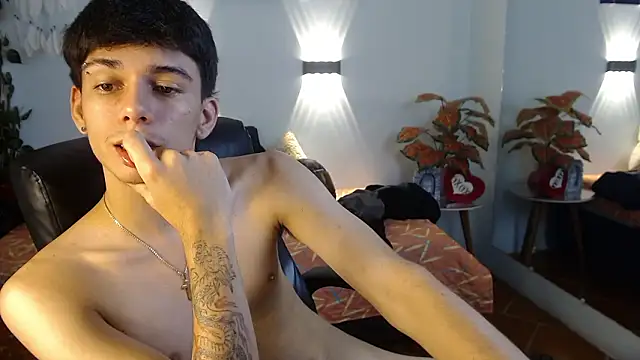 amethystshadow17 (M twink) - nalgadas x10