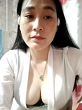 ngoclinh_69 (F milf) - giúp em hỏa thân đi các tình yêu