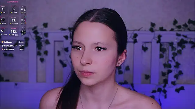 gabriellelynchard (G teen) - suck nipples with saliva close cam 3min