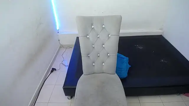 naomy_reiden (Ask my age) - squirt on your face