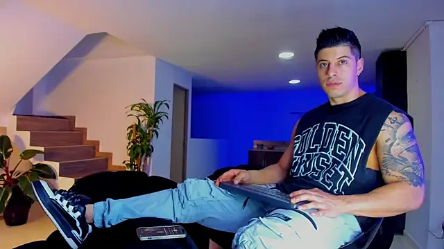 lukas_green (M young) - ALL NAKED + JERK OFF 5 MINUTES