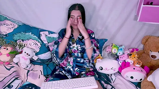 morganitaz (F young) - sexy pose