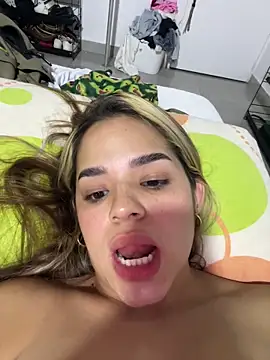 sara__sweett (F young) - Ride a dildo naked for 5 minutes 😈