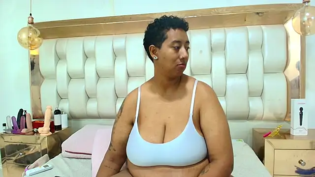 TiffantyAndStacy webcam