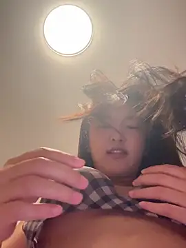 美女BeiBeiiiii在线直播