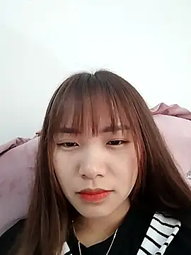 Webcam Model (Linkly-ly)  is live.Free join now!