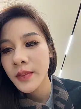 美女AAi-0329在线直播